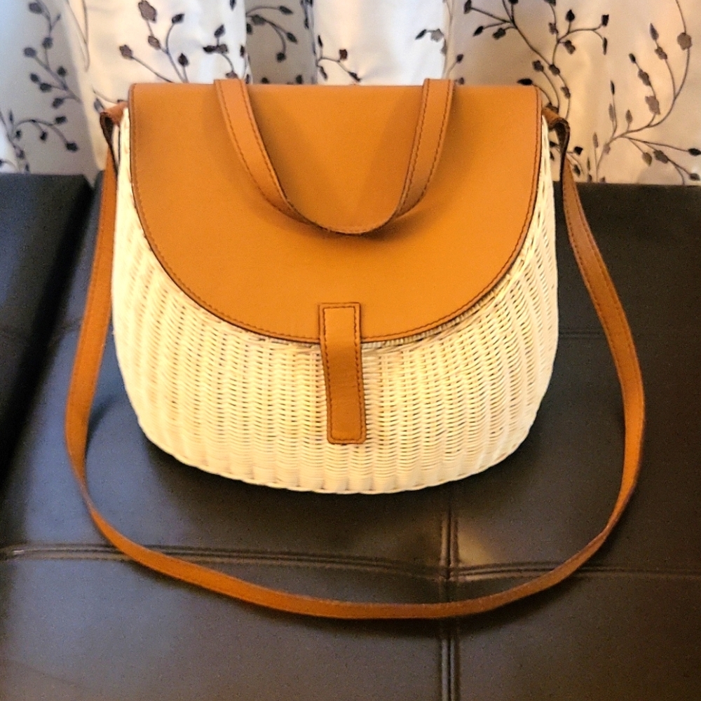 Women's Two-Tone Woven Crossbody Bag in White and Tan